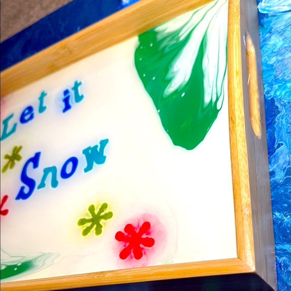 LG. SERVING TRAY Let it Snow' Design solid with handles - Picture 3 of 9